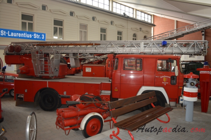 Magirus-Deutz D-Frontlenker (COE) 1963-1987 (1972 F 170 D 12 FA DL 30 H Freiw. Feuerwehr Neureut wóz strażacki), prawy bok
