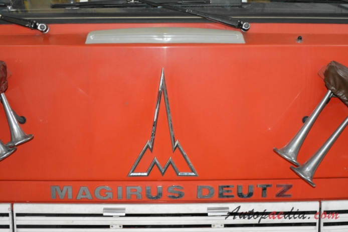 Magirus-Deutz D-Frontlenker (COE) 1963-1987 (1972 F 170 D 12 FA DL 30 H Freiw. Feuerwehr Neureut wóz strażacki), emblemat przód 