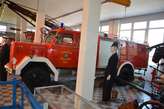 Magirus-Deutz Eckhauber 2. generacja 1953-1975 (1964 Mercur 150 A Feuerwehr Siglistorf wóz strażacki), lewy bok