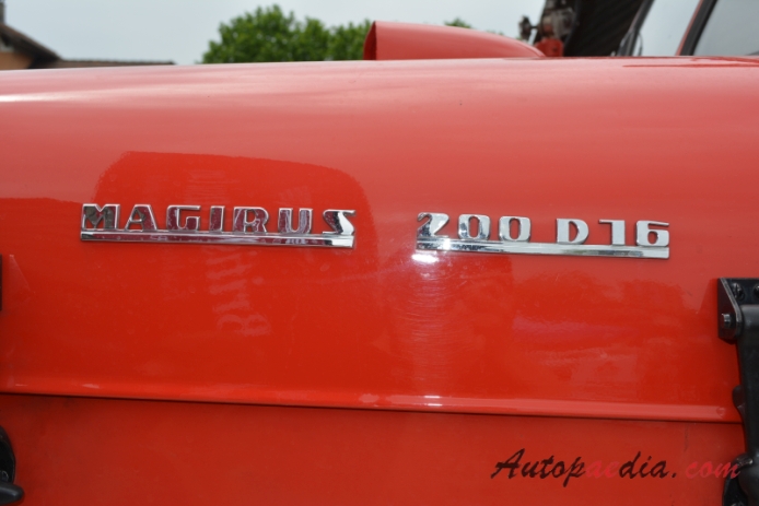 Magirus-Deutz Eckhauber 2. generacja 1953-1975 (1966 200D-16 A Eidg. Flugzeugwerk Emmen wóz strażacki), emblemat bok 
