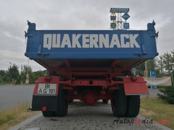 Magirus-Deutz Rundhauber 1951-1967 (1953 Quakernack flatbed truck), rear view