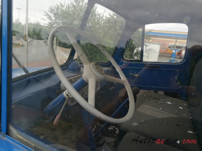 Magirus-Deutz Rundhauber 1951-1967 (1953 Quakernack flatbed truck), interior
