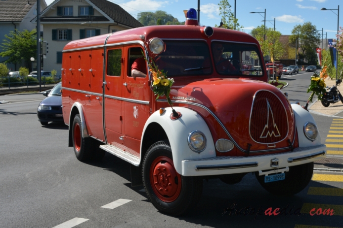 Magirus-Deutz Rundhauber 1951-1967 (1957 Feuerwehr Visp fire engine), right front view