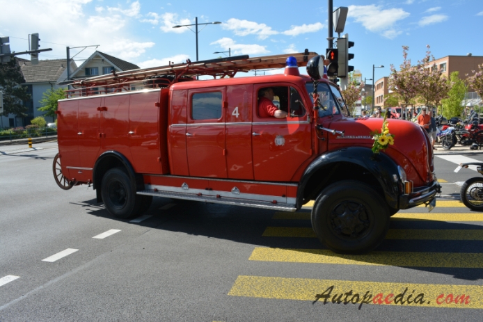 Magirus-Deutz Rundhauber 1951-1967 (1960 Aspr Autospritze F Mercur 125 Stadt Luzern fire engine), right side view