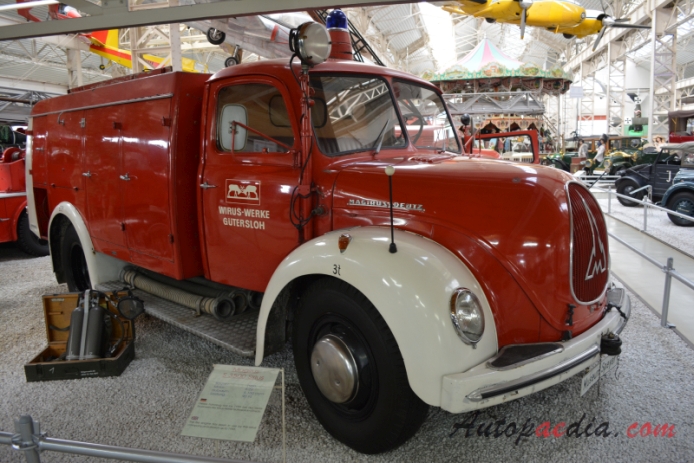 Magirus-Deutz Rundhauber 1951-1967 (1960 Sirius S 3500 Wirus-Werke Gütersloh wóz strażacki), prawy przód