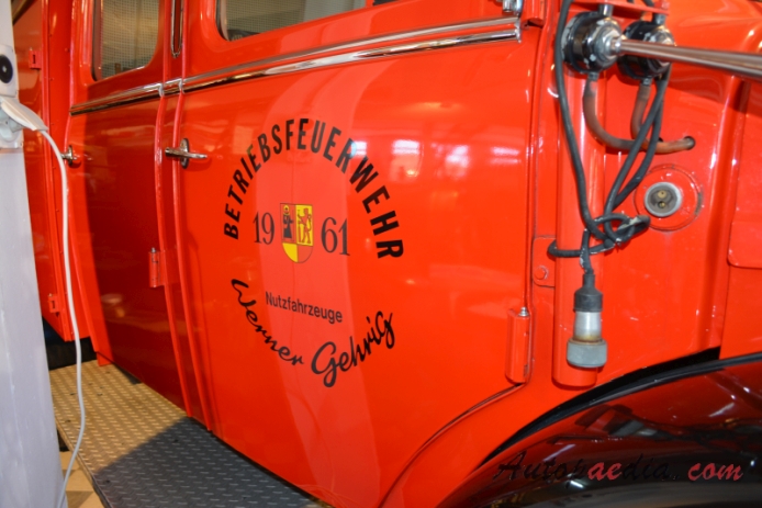 Magirus-Deutz Rundhauber 1951-1967 (1961 Mercur 125 A Betriebsfeuerwehr Nutzfahrzeuge Werner Gehrig fire engine), detail  