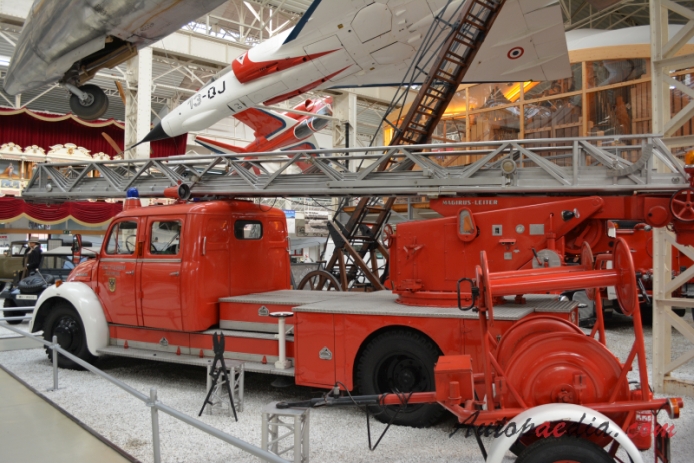 Magirus-Deutz Rundhauber 1951-1967 (1962 Sirius DL 30 Stadt Heilbronn Feuerwehr fire engine), left side view