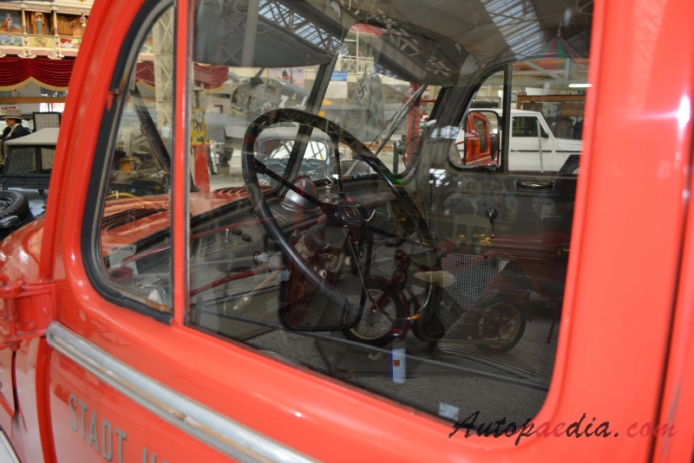 Magirus-Deutz Rundhauber 1951-1967 (1962 Sirius DL 30 Stadt Heilbronn Feuerwehr fire engine), interior