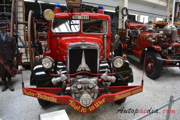 Magirus truck 1916-1945 (1937 KS15 Freiw. Feuerwehr Güglingen fire engine), front view