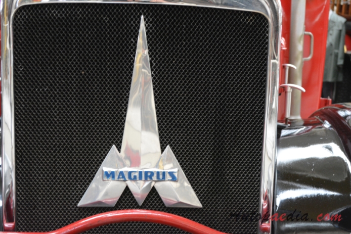 Magirus truck 1916-1945 (1937 KS15 Freiw. Feuerwehr Güglingen fire engine), front emblem  