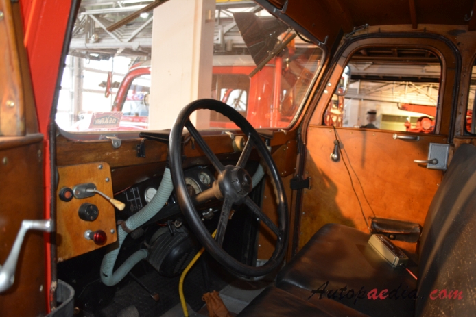 Magirus truck 1916-1945 (1939 M30LK Betriebsfeuerwehr Nutzfahrzeuge Werner Gehrig fire engine), interior