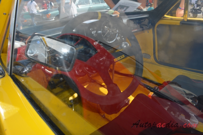 Marcos Mini 1965-1996 (1967 Mark III), interior