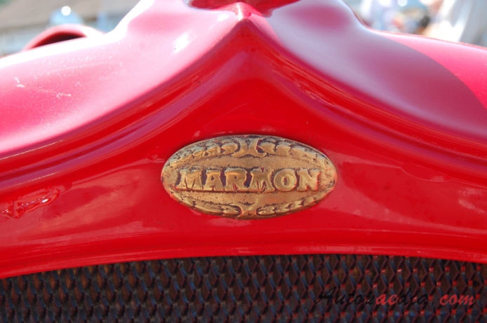 Marmon unknown model 1902-1933 (roadster), front emblem  