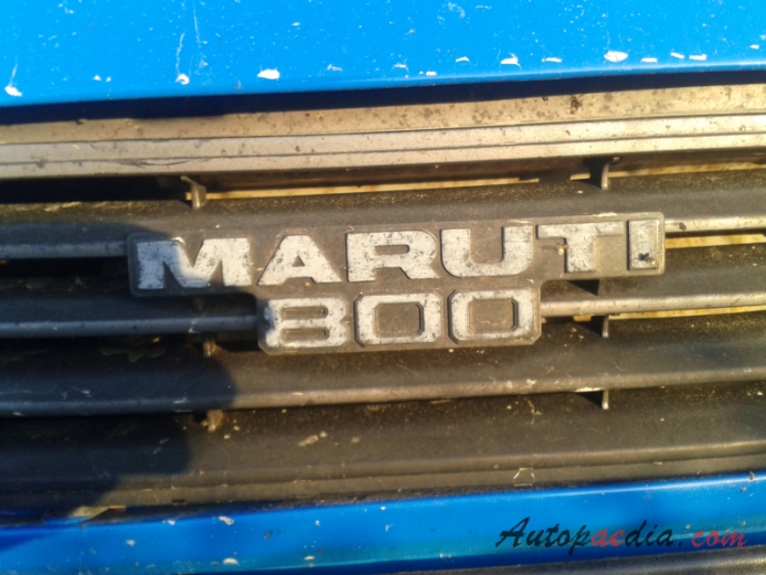 Maruti 800 1983-2013 (1986-1995 hatchback 5d), emblemat bok 
