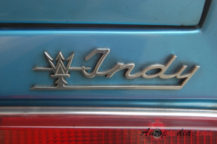 Maserati Indy 1969-1975 (Coupé 2d), rear emblem  