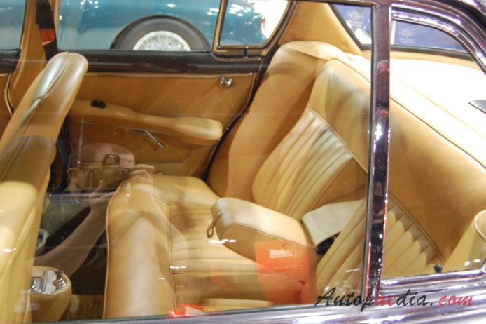 Maserati Quattroporte I 1963-1970 (1963-1965 1. series sedan 4d), wnętrze