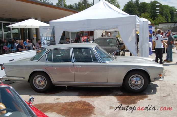 Maserati Quattroporte I 1963-1970 (1966-1970 2. series sedan 4d), prawy bok
