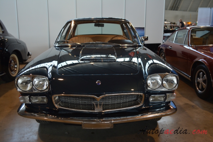 Maserati Quattroporte I 1963-1970 (1966-1970 2. series sedan 4d), przód
