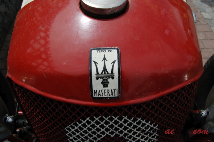 Maserati Tipo 26 1926-1932 (1928 26M Spezial), front emblem  