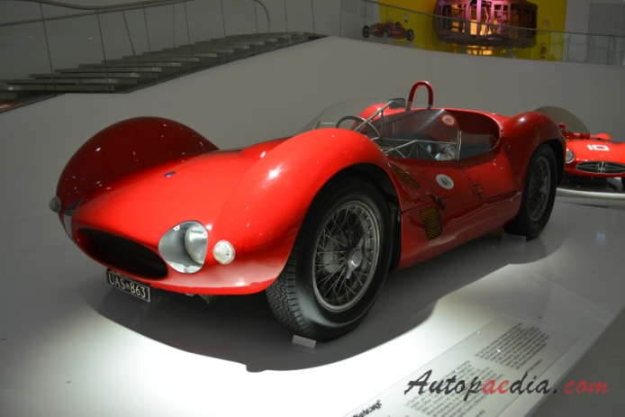 Maserati Tipo 60 Birdcage 1959-1960 (1960 race car), left front view