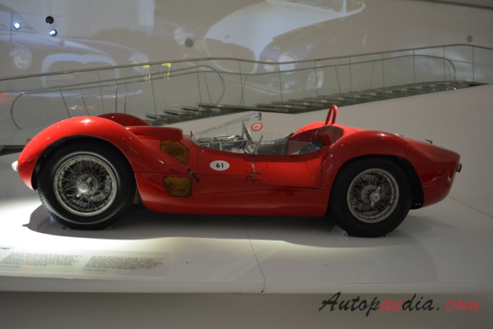 Maserati Tipo 60 Birdcage 1959-1960 (1960 race car), left side view