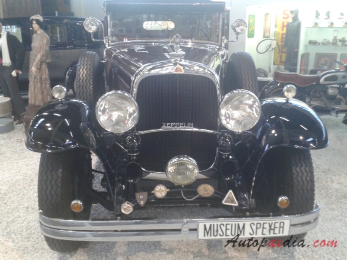 Maybach DS7 Zeppelin 1930-1934 (1930 limousine 4d), front view