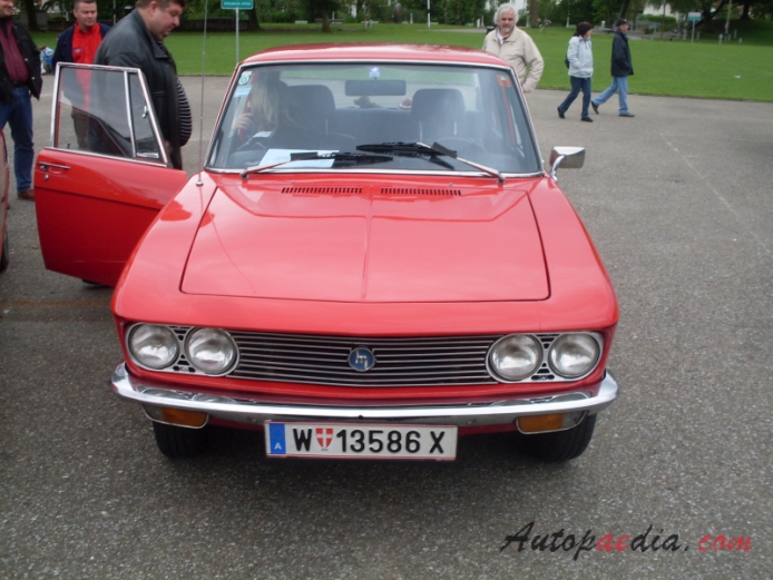 Mazda Luce Mark I 1966-1973 (1973 Mazda 1500 sedan 4d), przód