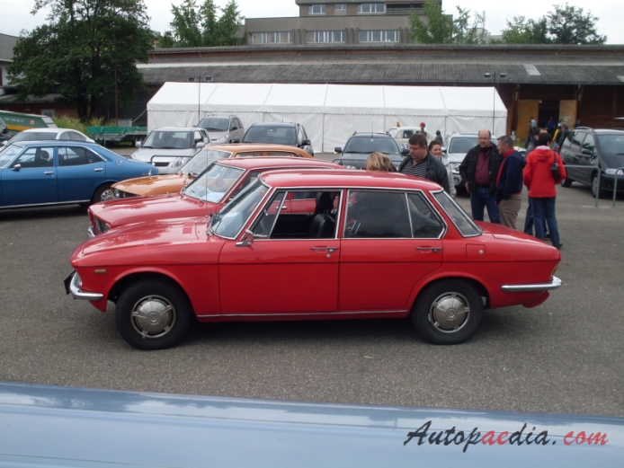 Mazda Luce Mark I 1966-1973 (1973 Mazda 1500 sedan 4d), lewy bok