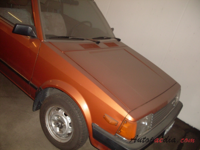 Mazda 323 4. generacja (BD) 1980-1984 (hatchback 3d), przód