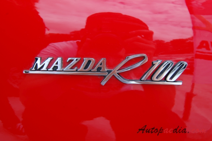 Mazda R100 1968-1973 (1970 Coupé Sport 2d), side emblem 