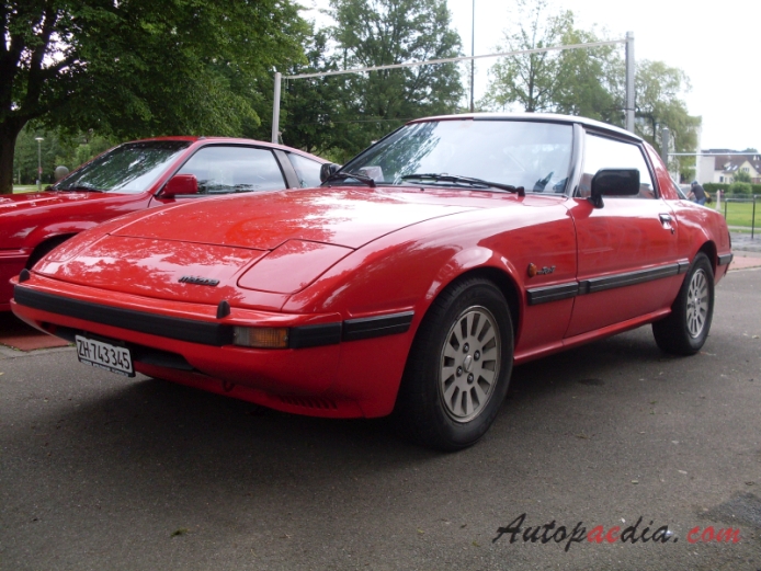 Mazda RX-7 1st generation 1979-1985 (1981-1985 series 2, series 3), left front view