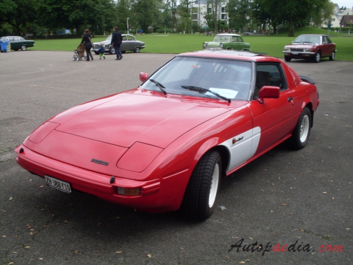 Mazda RX-7 1st generation 1979-1985 (1983 series 2 SA), left front view