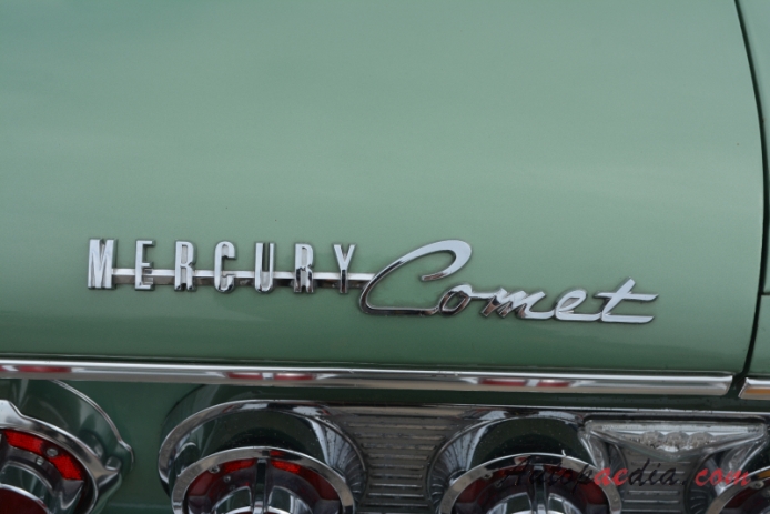Mercury Comet 1. generacja 1960-1963 (1963 Comet Custom sedan 4d), emblemat tył 