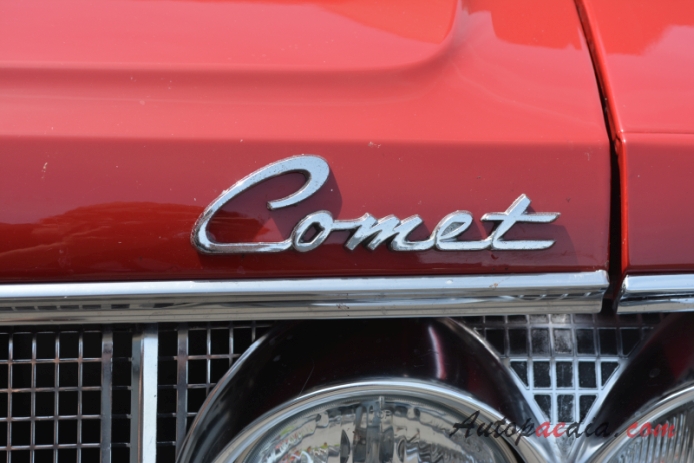 Mercury Comet 2nd generation 1964-1965 (1964 cabriolet 4d), front emblem  