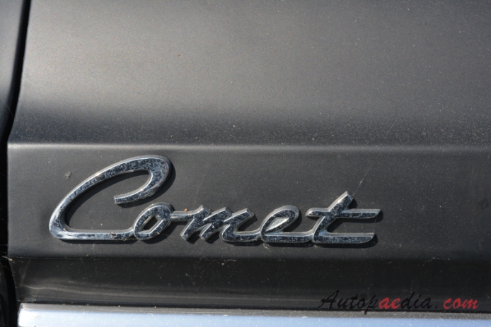 Mercury Comet 2nd generation 1964-1965 (1964 station wagon 5d), rear emblem  