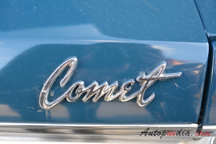 Mercury Comet 3. generacja 1966-1967 (1966 Custom sedan 4d), emblemat przód 