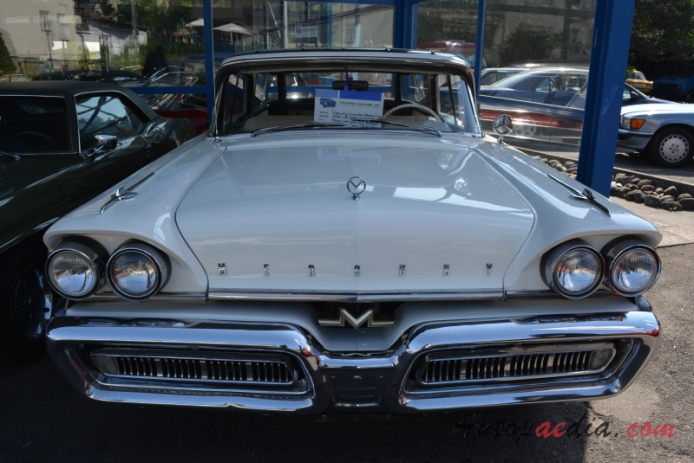 Mercury Commuter 1957-1968 (1958 station wagon 5d), przód