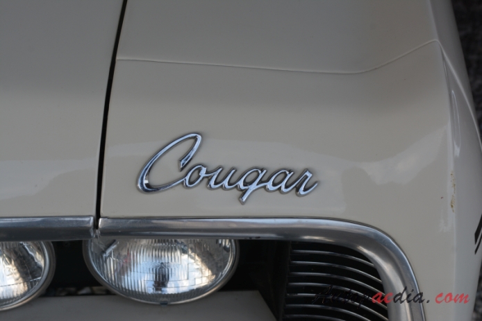 Mercury Cougar 1st generation 1967-1970 (1969 351 cabriolet 2d), front emblem  