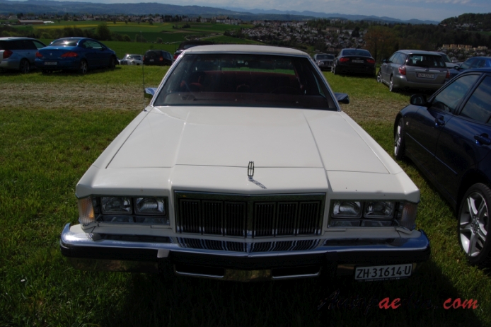 Mercury Marquis 3. generacja 1979-1982 (1979-1981 Grand Marquis sedan 4d), przód