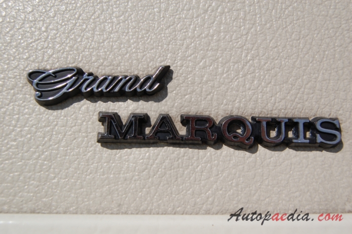 Mercury Marquis 3. generacja 1979-1982 (1979-1981 Grand Marquis sedan 4d), emblemat bok 