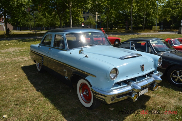 Mercury Monterey 1. generacja 1952-1954 (1953 sedan 4d), prawy przód