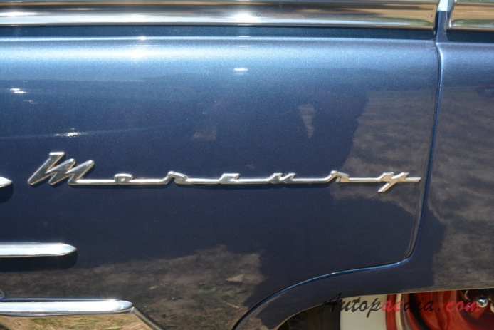 Mercury Monterey 1. generacja 1952-1954 (1953 sedan 4d), emblemat bok 