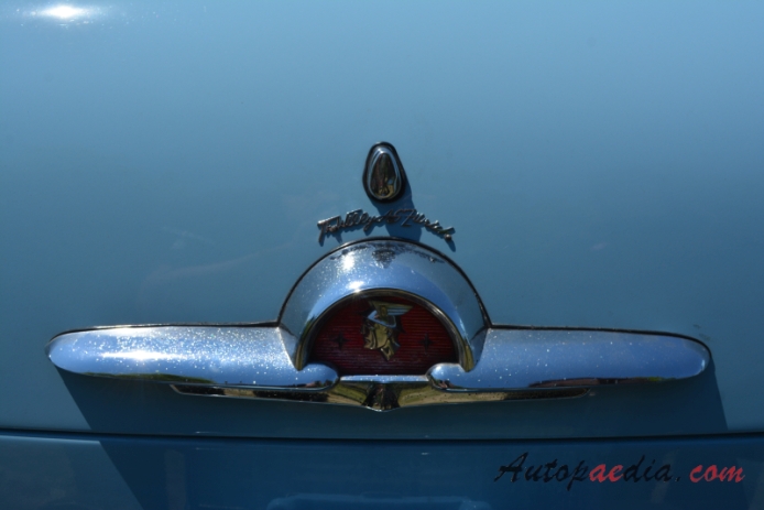 Mercury Monterey 1. generacja 1952-1954 (1953 sedan 4d), emblemat tył 