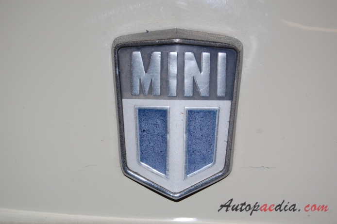 Mini Mark III 1970-1976 (1975 Authi Mini 1000), rear emblem  