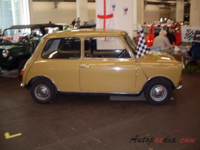 Mini Mark III 1970-1976 (1975 Morris Mini 850), left side view