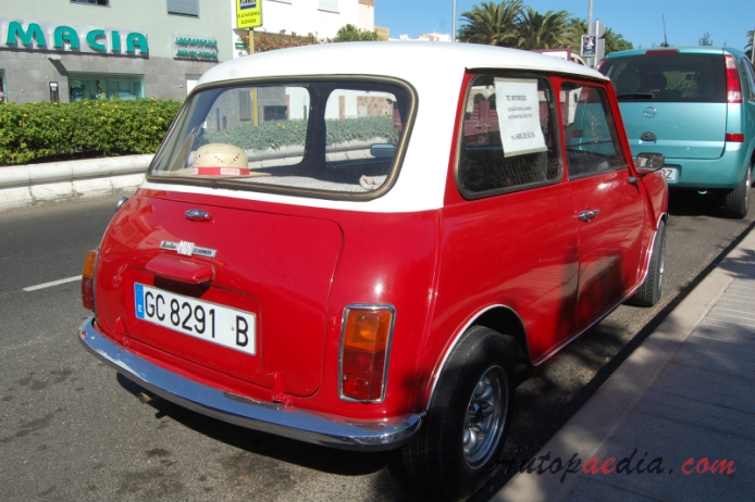 Mini Clubman 1969-1980 (1973 Austin Mini), right rear view