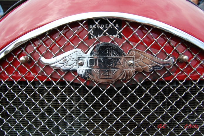 Morgan 4/4 Series I 1936-1950 (1936), front emblem  