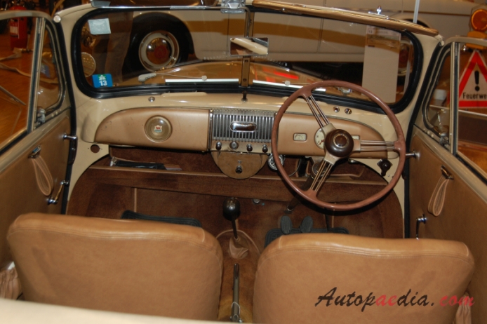 Morris Minor 2. generacja (Series II) 1953-1956 (1953 cabriolet 2d), wnętrze