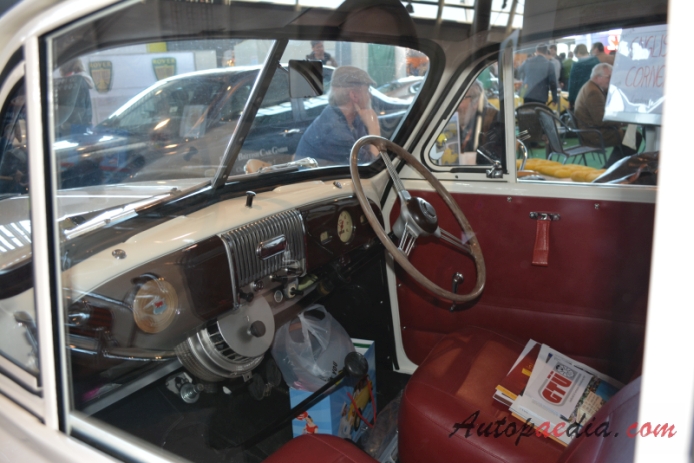 Morris Minor 2nd generation (Series II) 1953-1956 (1953 saloon 2d), interior