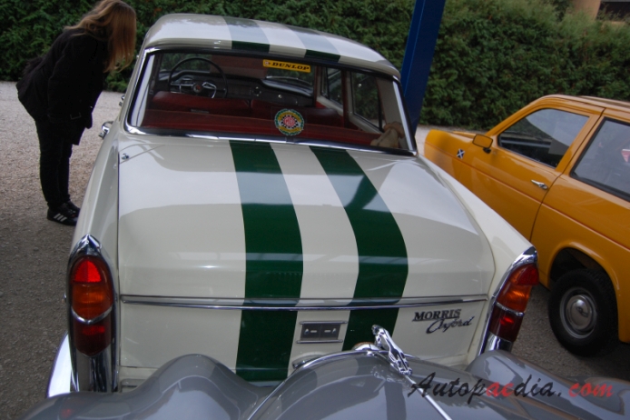 Morris Oxford Series 6 1961-1971 (1964 sedan 4d), tył